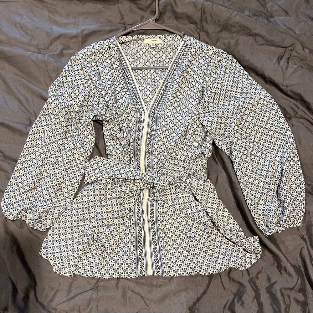 Boho shirt with waist tie and gathered sleeves